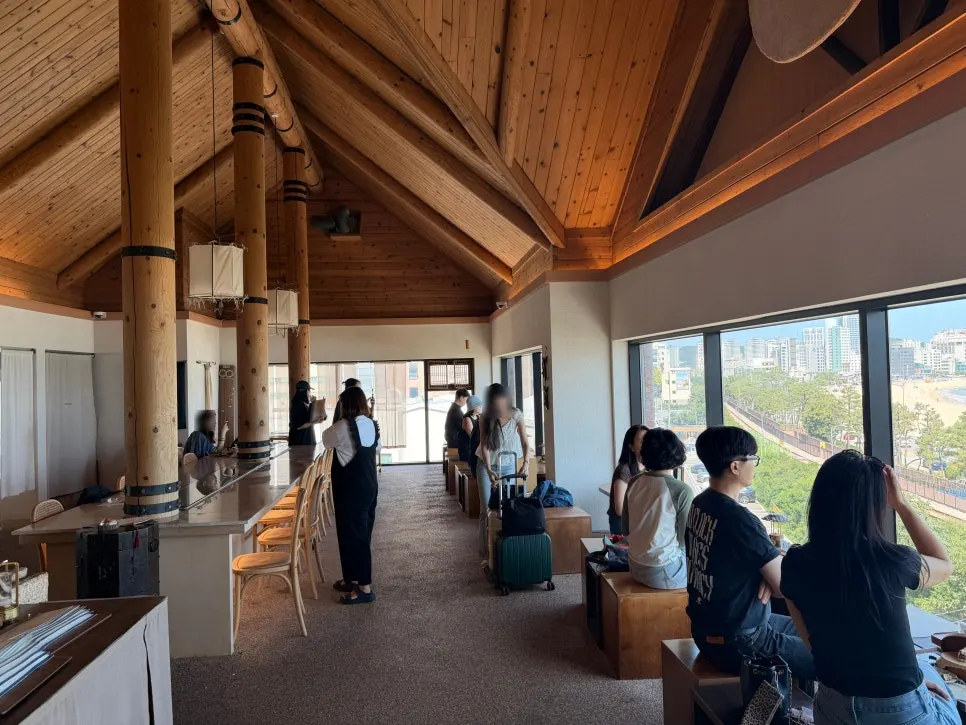 Hanok-inspired interior at Suwolgyeonghwa