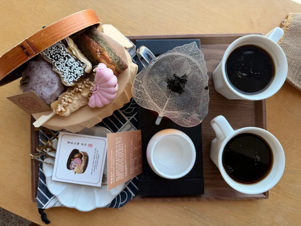 Desserts included in the Dalbodeure box