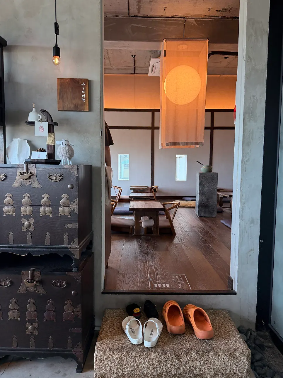 Dalbodeure box with an ocean view in Songjeong, Busan, at Suwolgyeonghwa