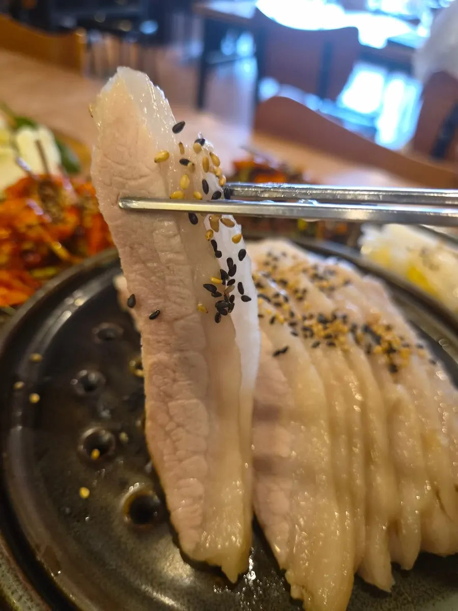 윤기 도는 가브리살 보쌈 클로즈업