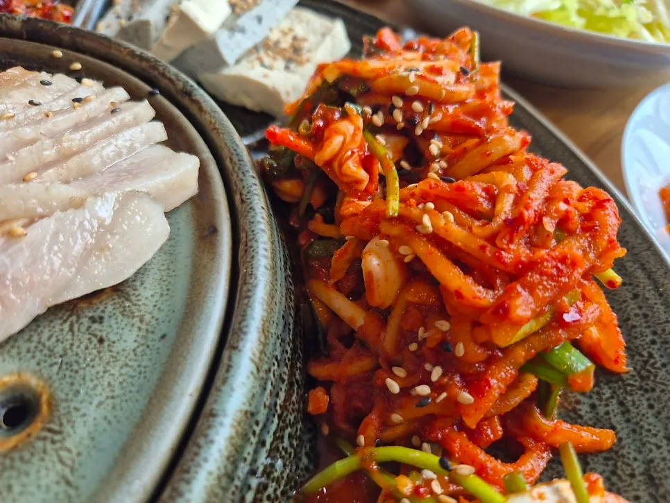 백김치와 겉절이 등 김치 반찬