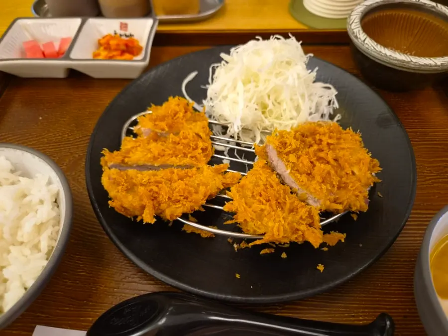 안심까스와 등심까스 상차림