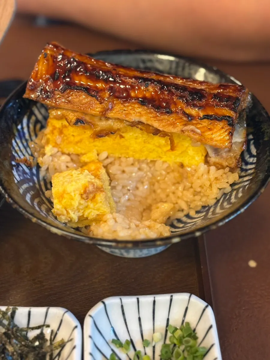 Eel rice bowl with eel and egg