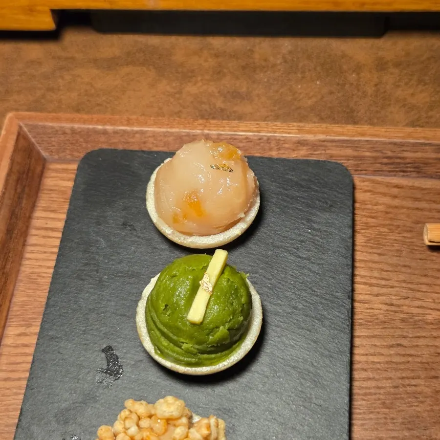 Close-up of the four-flavor monaka