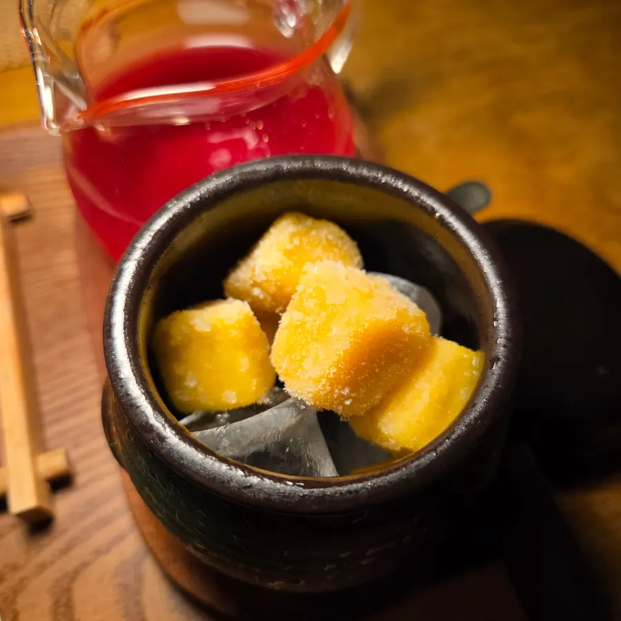 A glass of the night stroll drink Hwa