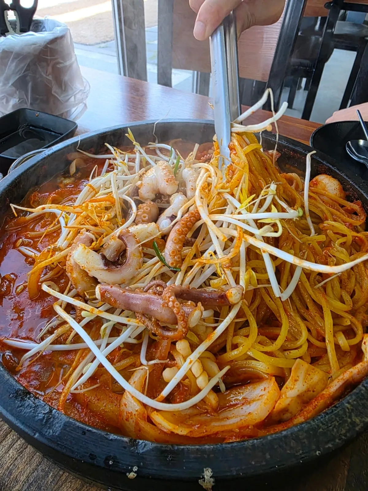 Stone-plate jjamppong enjoyed with scorched rice