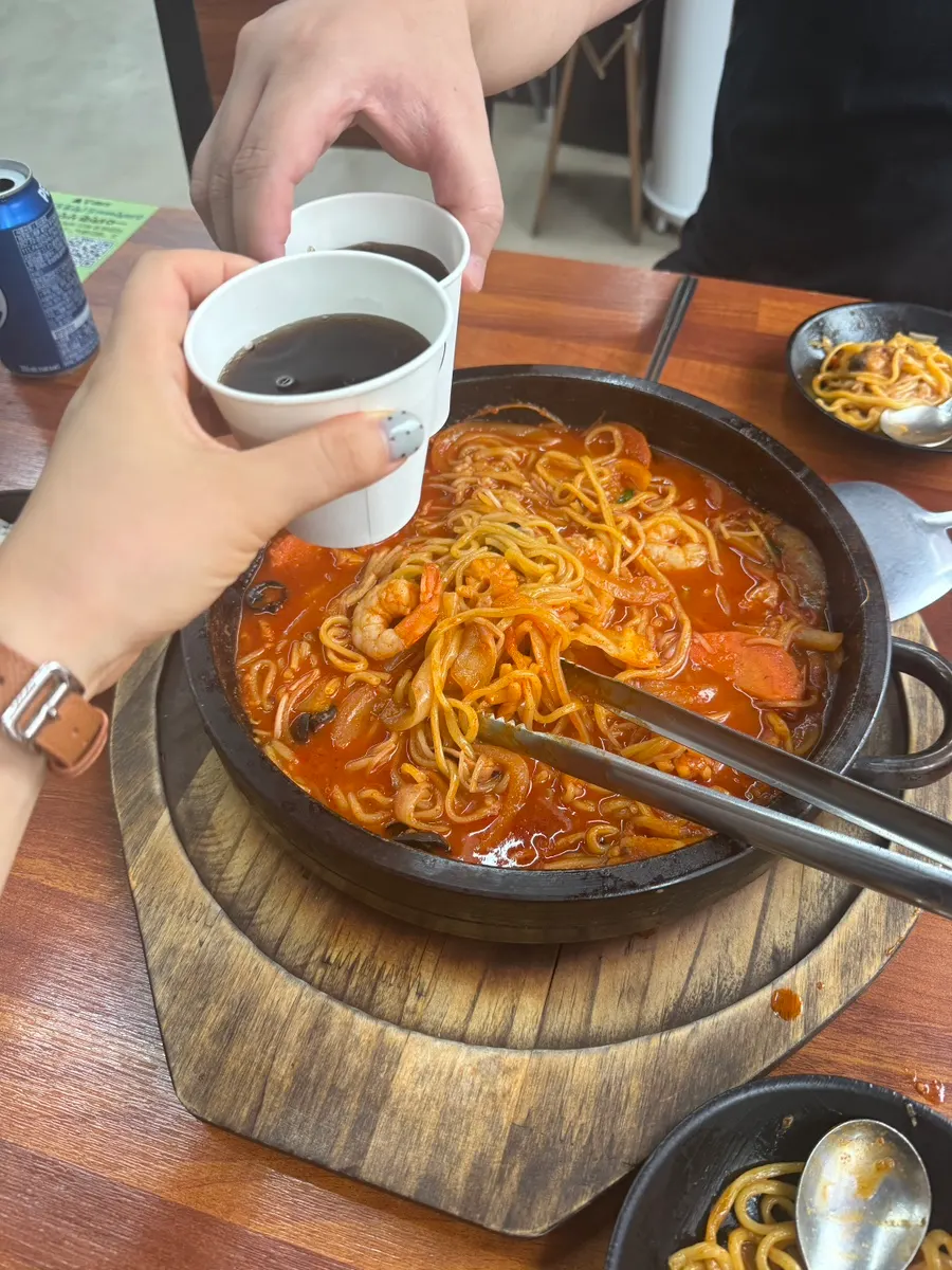 국물이 면에 스며든 돌짬뽕