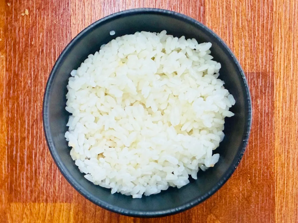Freshly fried tangsuyuk on a plate
