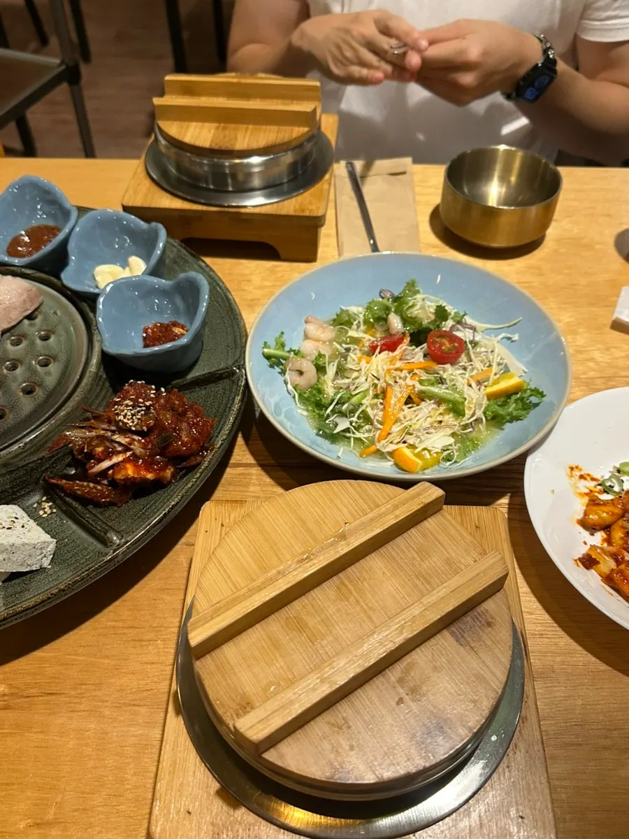 부드럽게 삶아진 가브리 보쌈 수육