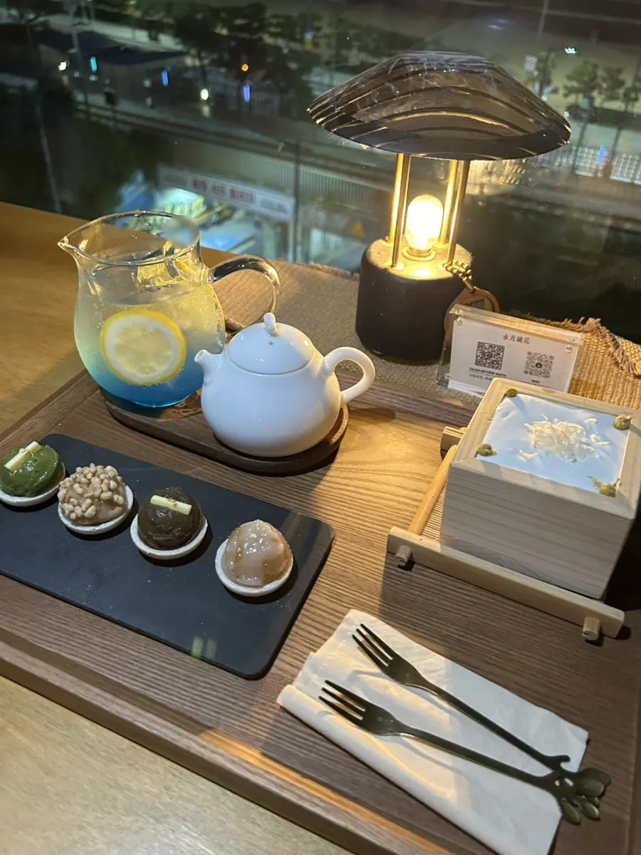 사진 찍기 좋은 디저트 플레이팅