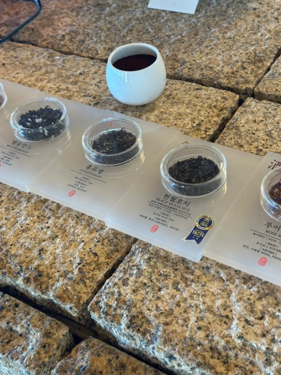 Coffee menu listing American-style gabae and gabae-ore