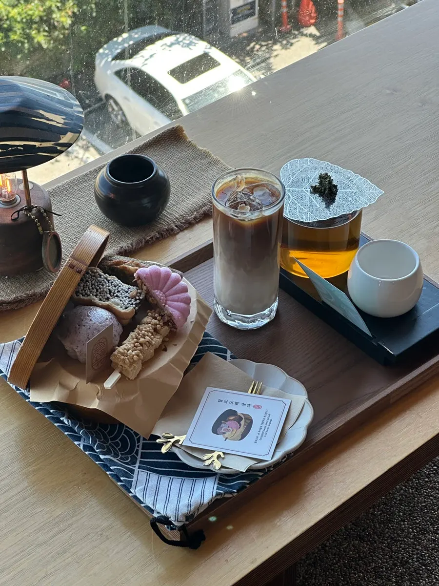 Café interior decorated with traditional props