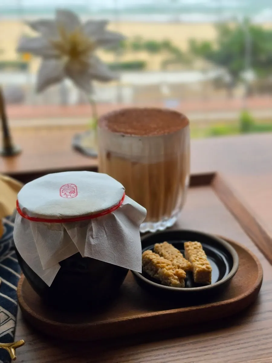 Ssanghwacha served in a mini jar wrapped in hanji paper