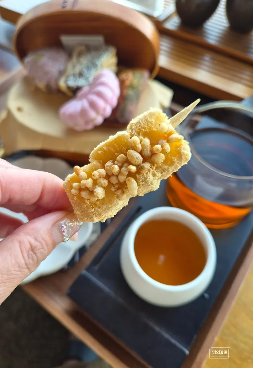 Injeolmi skewer from the dalbodeurae sangja box