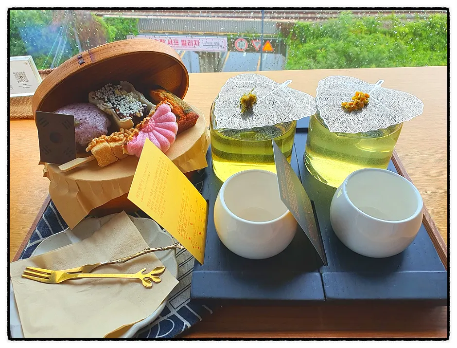 Full spread of tea and dessert at Suwolgyeonghwa