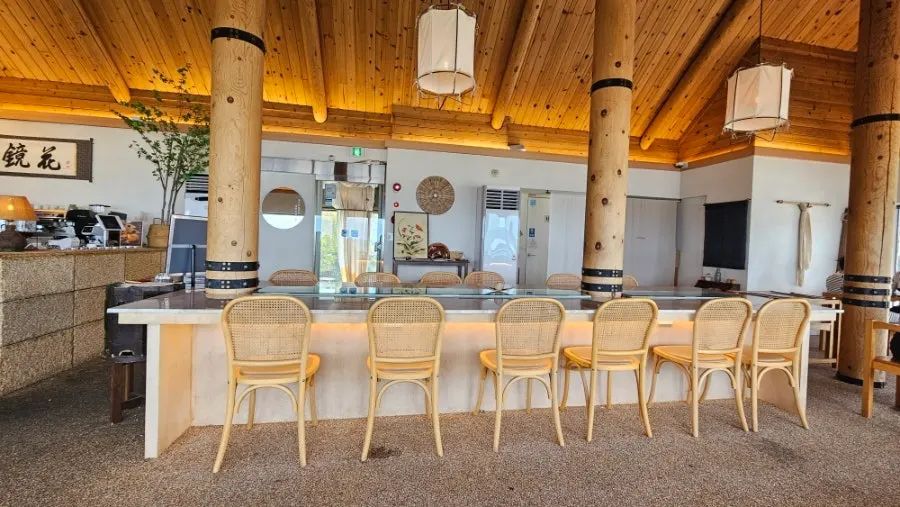 Suwolgyeonghwa's space styled with Korean sensibility
