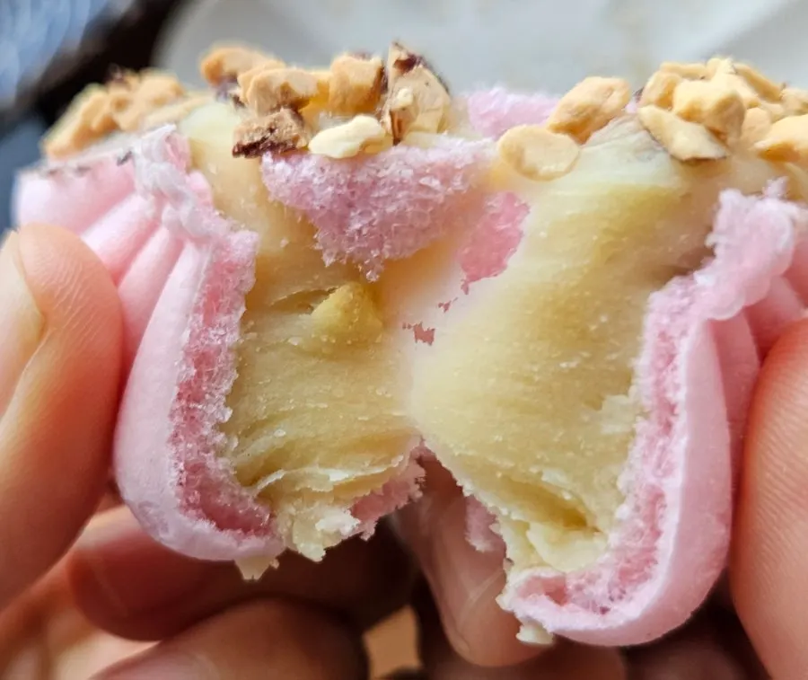 The desserts of the Dalbodeure box arranged together