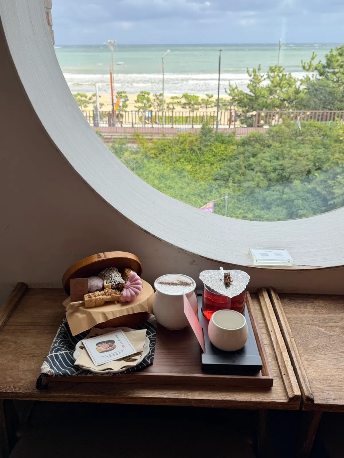 Main photo of Suwolgyeonghwa, a tea café in Songjeong, Busan