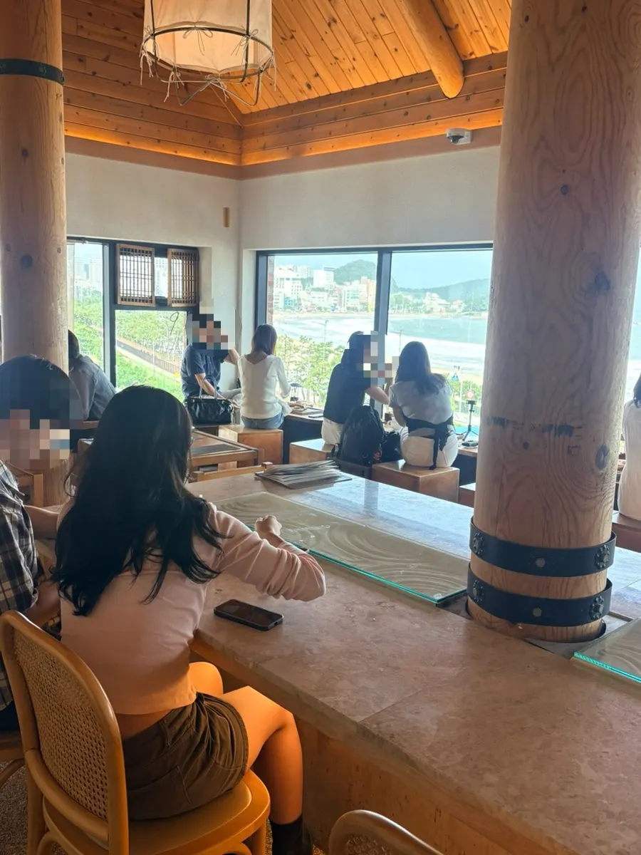 수월경화 4층 매장 내부 모습