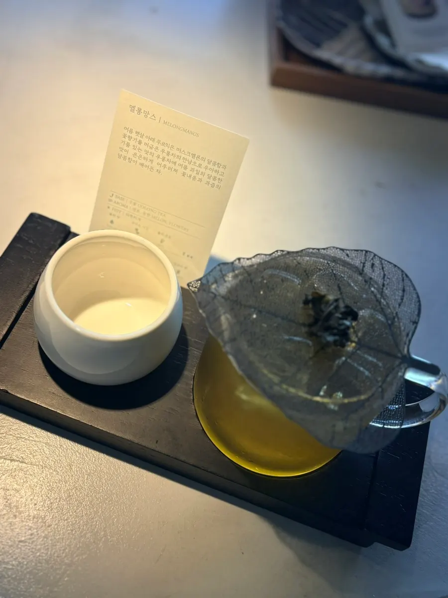 감태 명란 휘낭시에와 모나카가 담긴 달보드레 상자