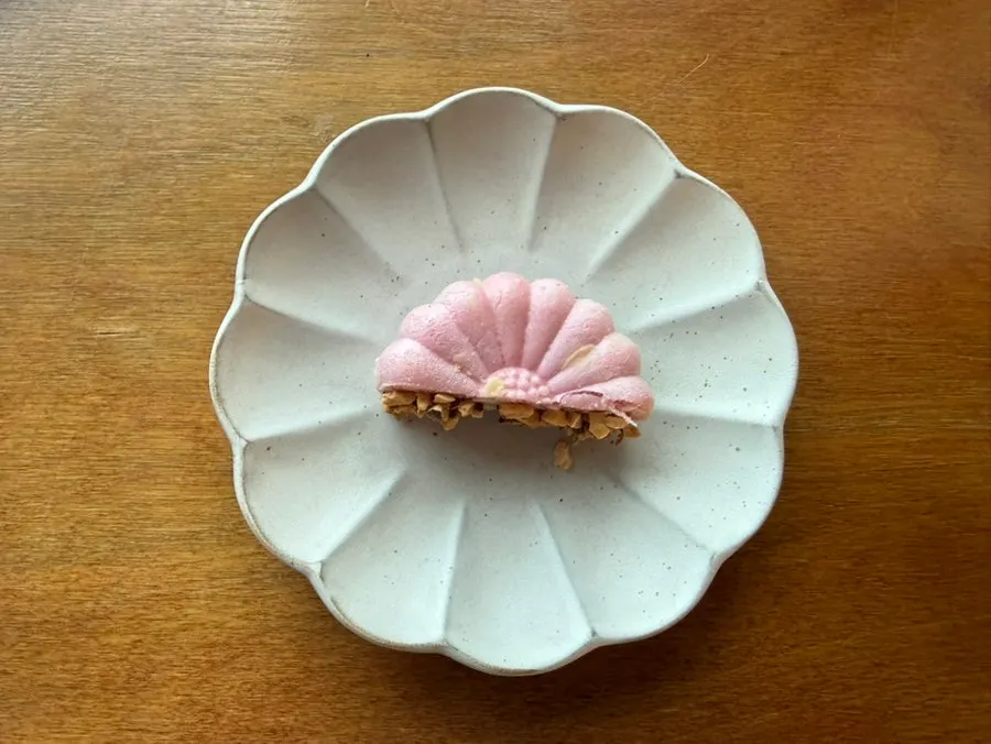 Dalbodeure desserts served with tea