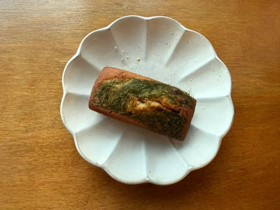 Black-rice sulppang and gamtae myeongran financier