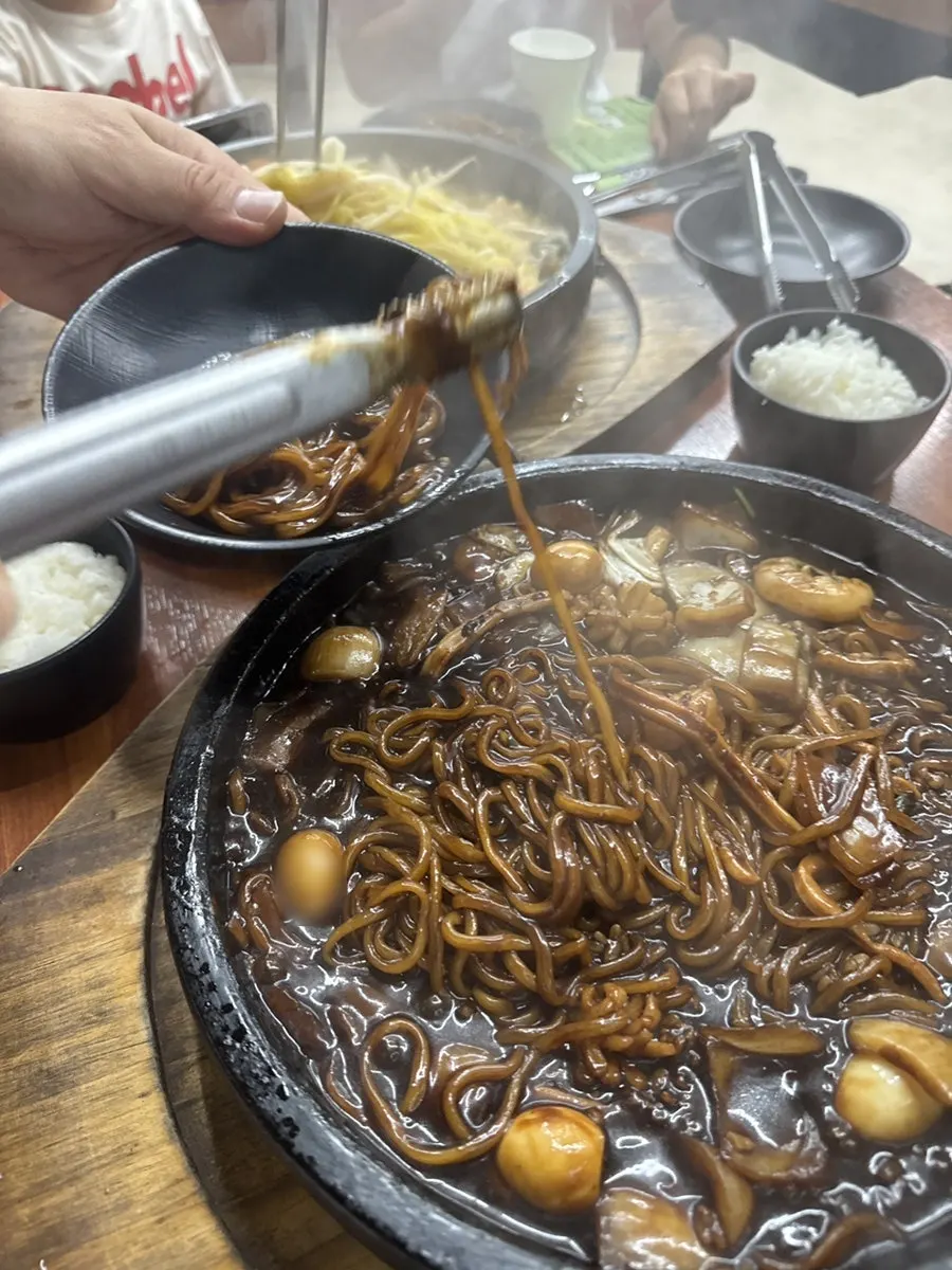 누룽지까지 남은 돌판짜장