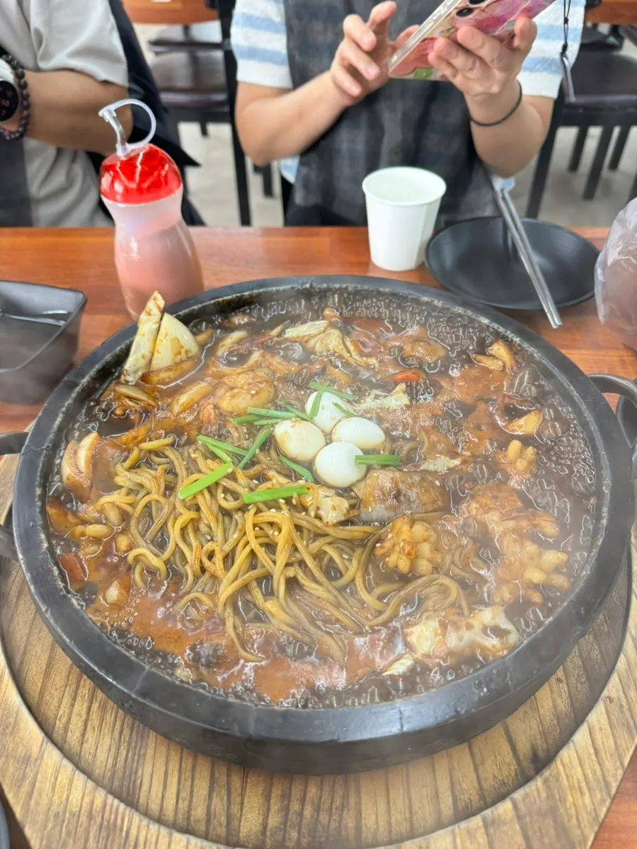 돌짜장과 탕수육 주문 메뉴