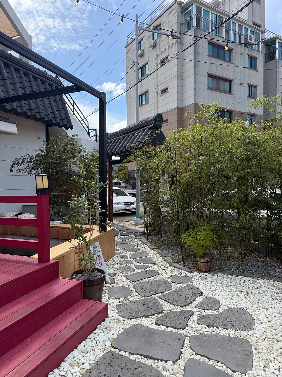 Yuok's exterior atmosphere