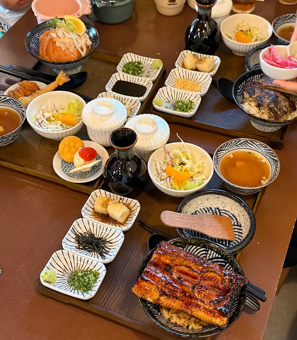 Three rice bowl sets we ordered
