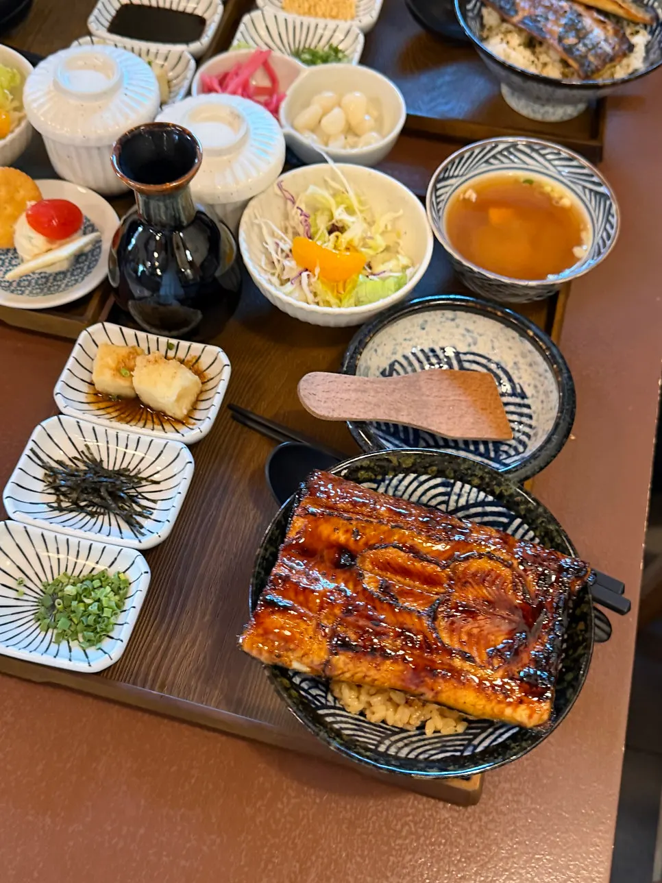 The first way to eat it: eel, rice, and sauce as-is