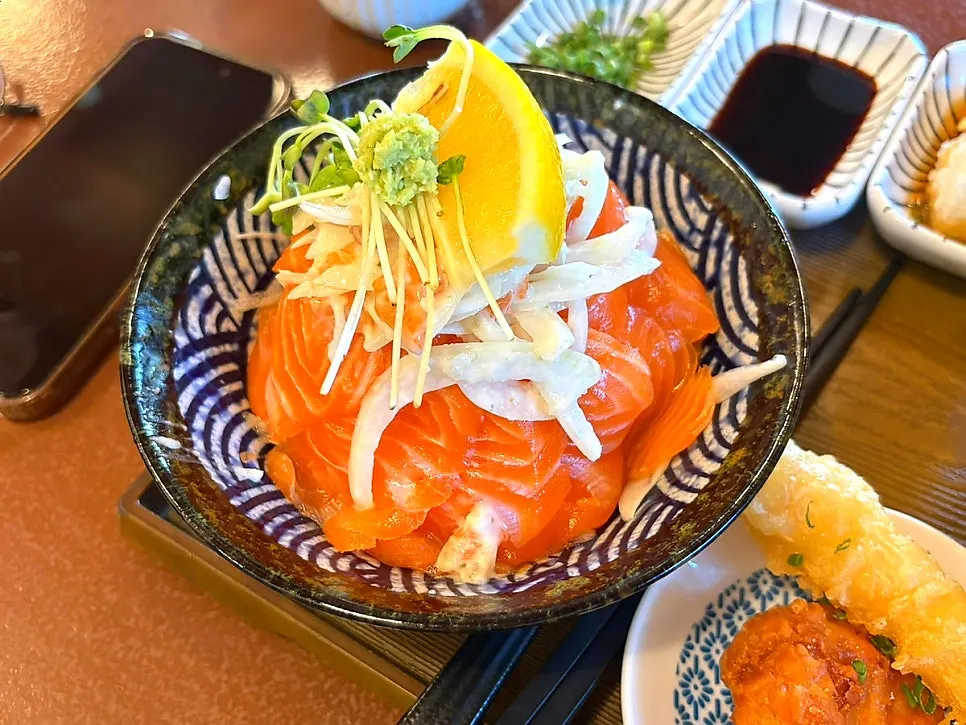Salmon rice bowl set piled high with salmon