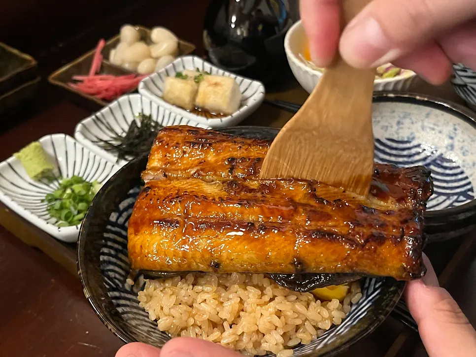 Eel set meal with rolled omelet