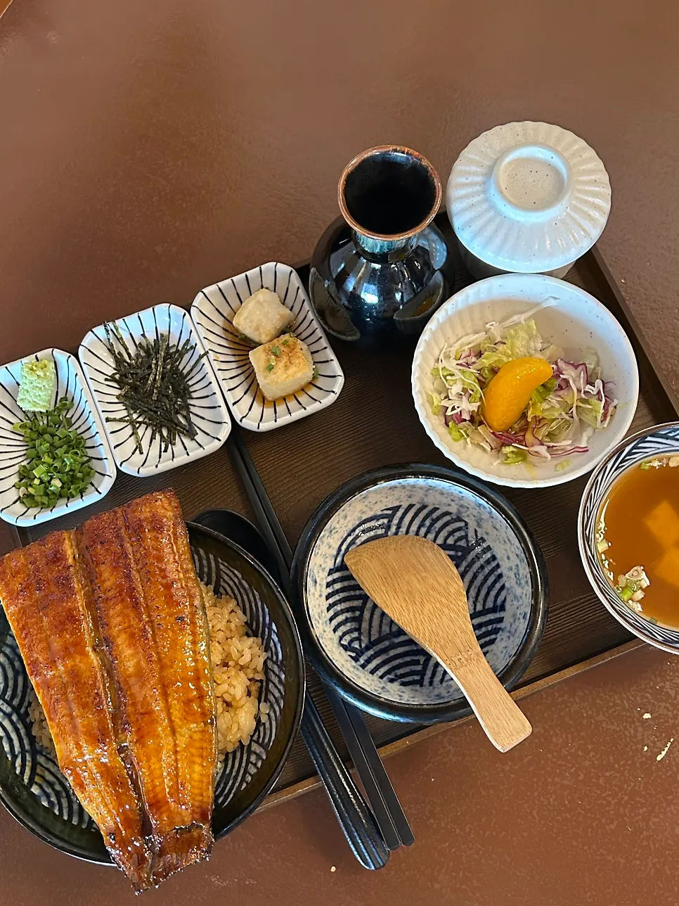 The jumbo unaju set filling the whole table