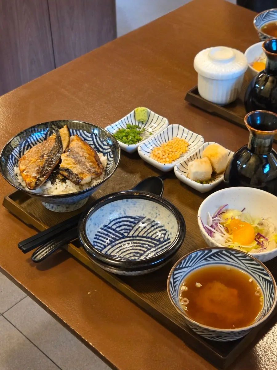 Pre-meal salad topped with mandarin