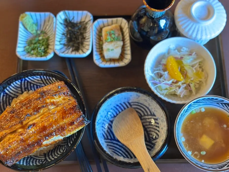 유옥 시그니처 점보 우나쥬 한상 차림