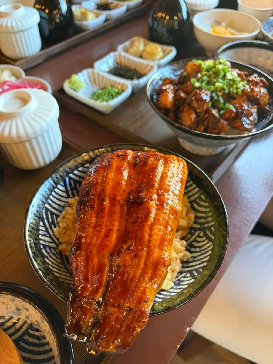 숯불향 닭다리살 토리동