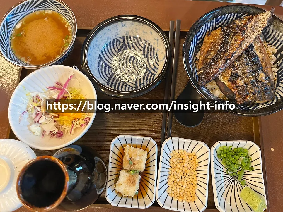 Full spread of the sabaocha ochazuke set