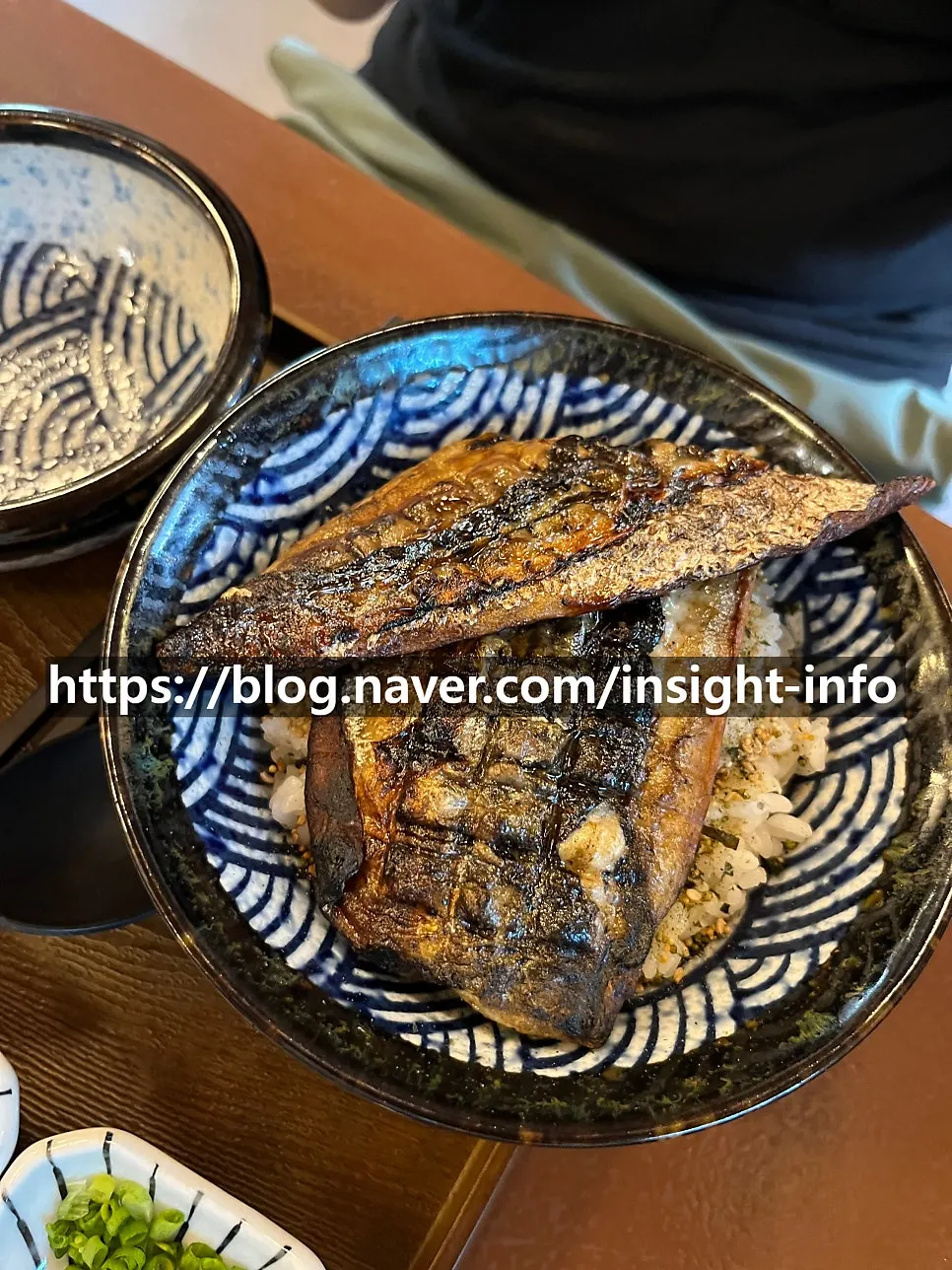 Charcoal-grilled mackerel and fried tofu