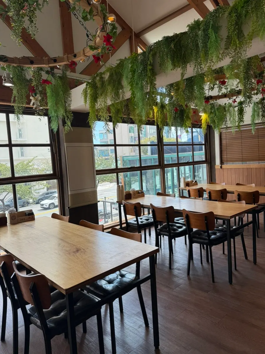 Songjeongok's first floor interior with a hanok feel