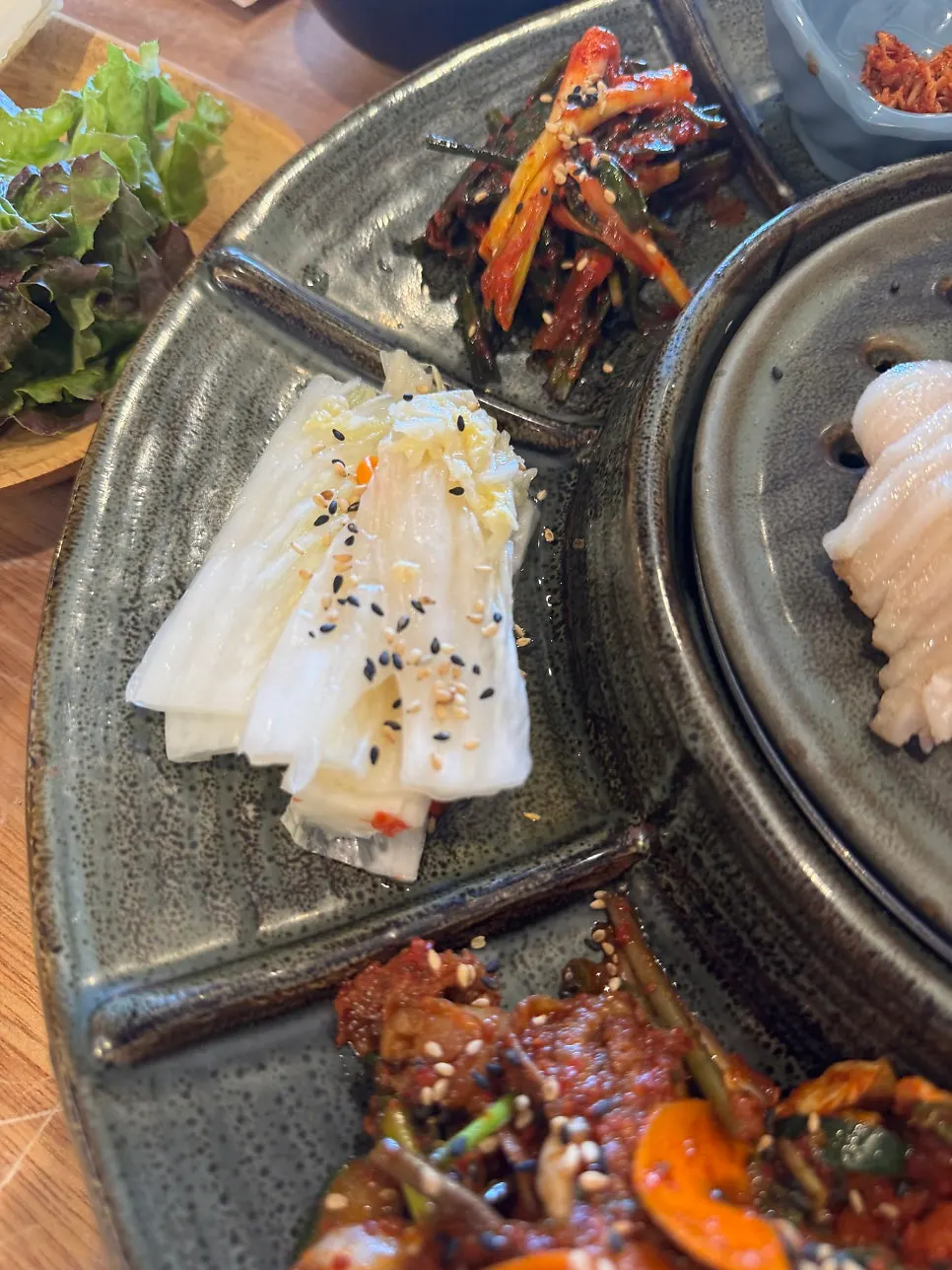 Bossam served with wrap vegetables