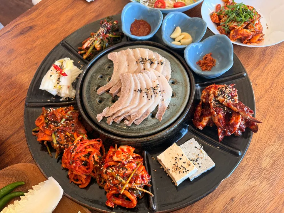 The abalone pot rice full course set for two at Songjeongok