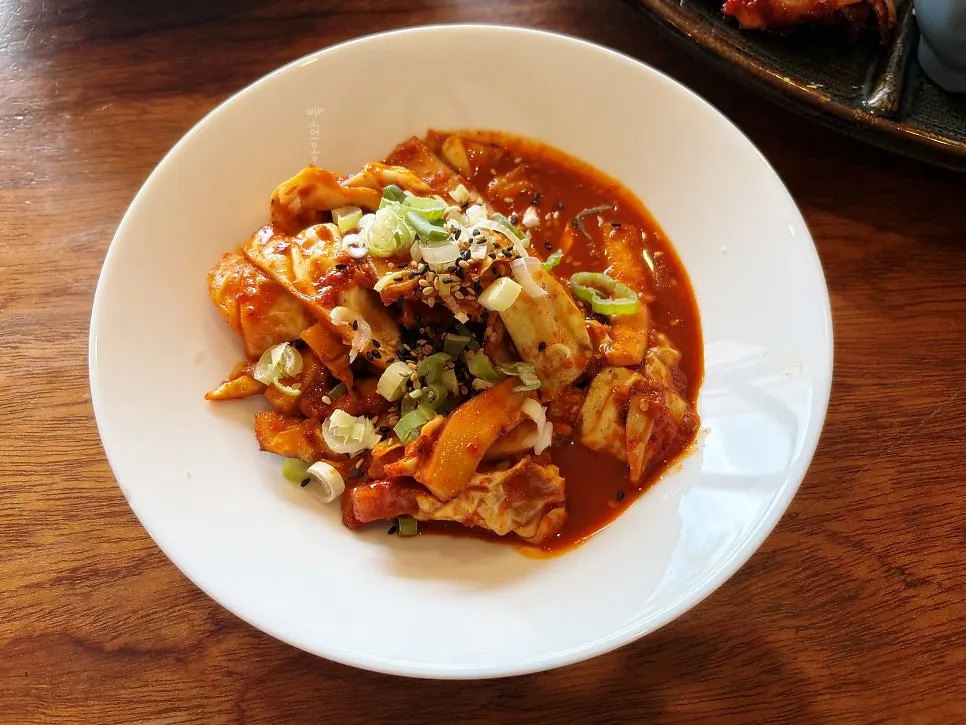 한상차림과 함께 나온 된장찌개