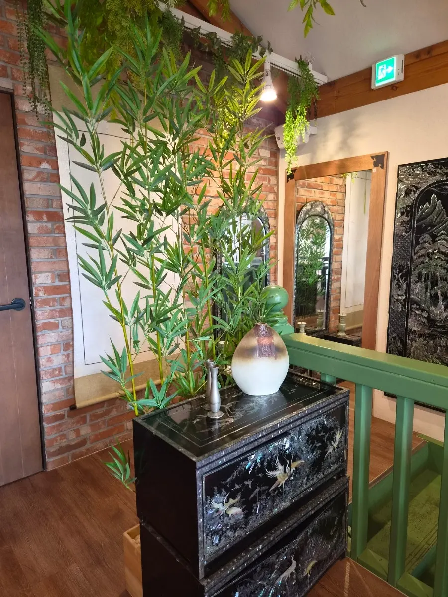 Interior del segundo piso de Songjeongok apto para grupos