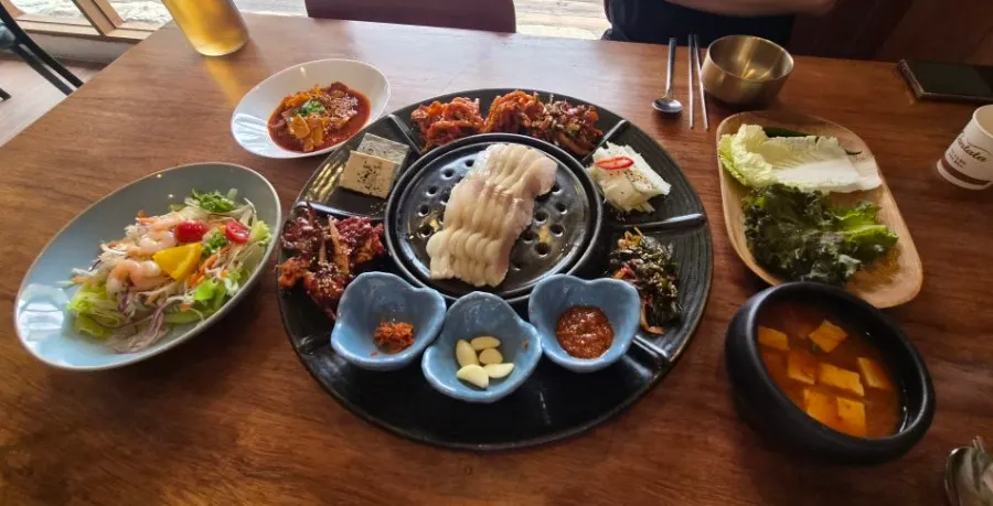 Arroz con abulón de Songjeongok bien mezclado