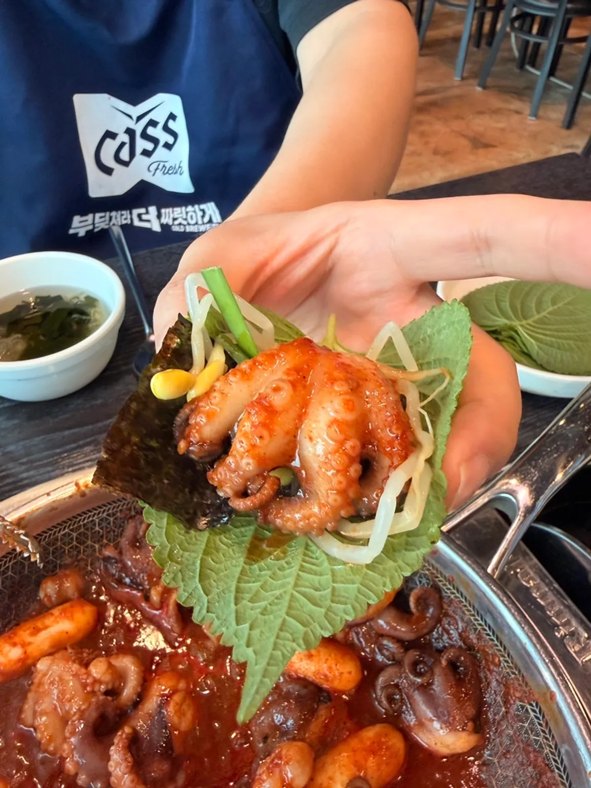 Stir-fried seasoned octopus with rice cake noodles