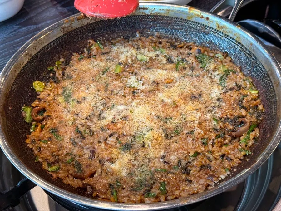 The finished flying fish roe fried rice