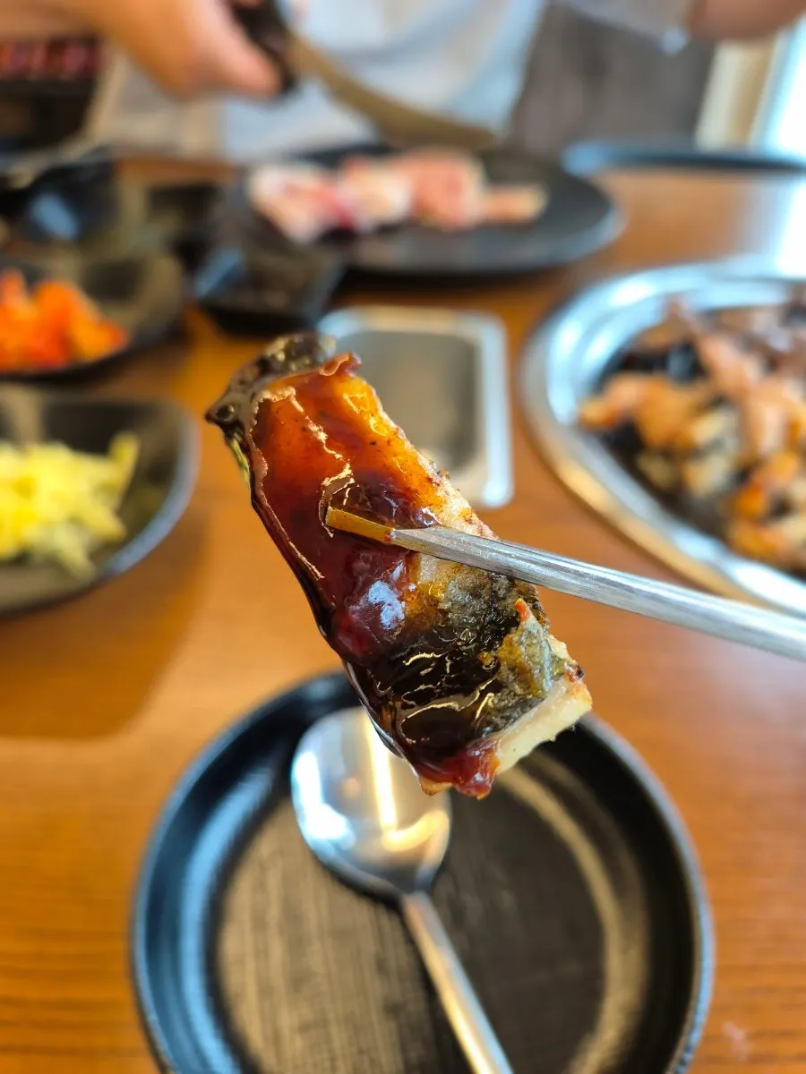 살이 도톰하게 구워진 장어구이