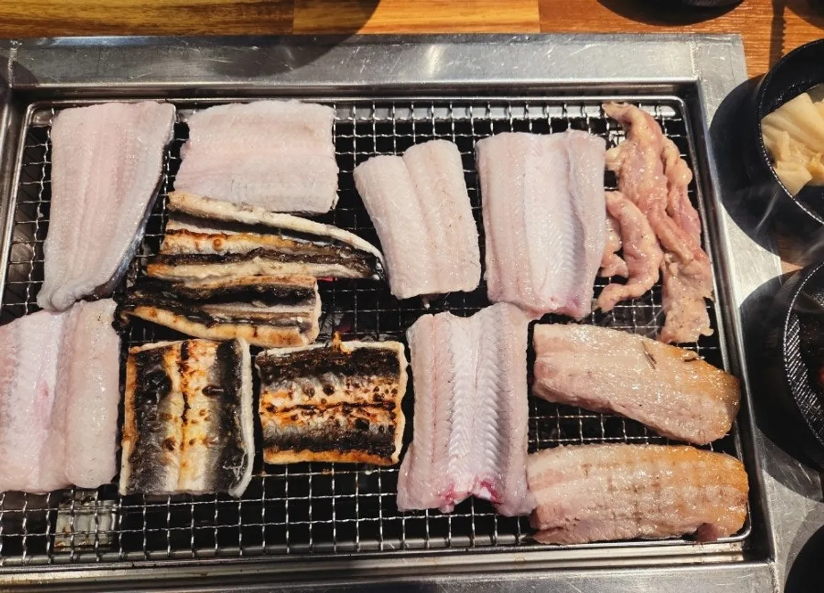 Grilled eel spread at Songnim Bok Jangeo Ansan City Hall direct store