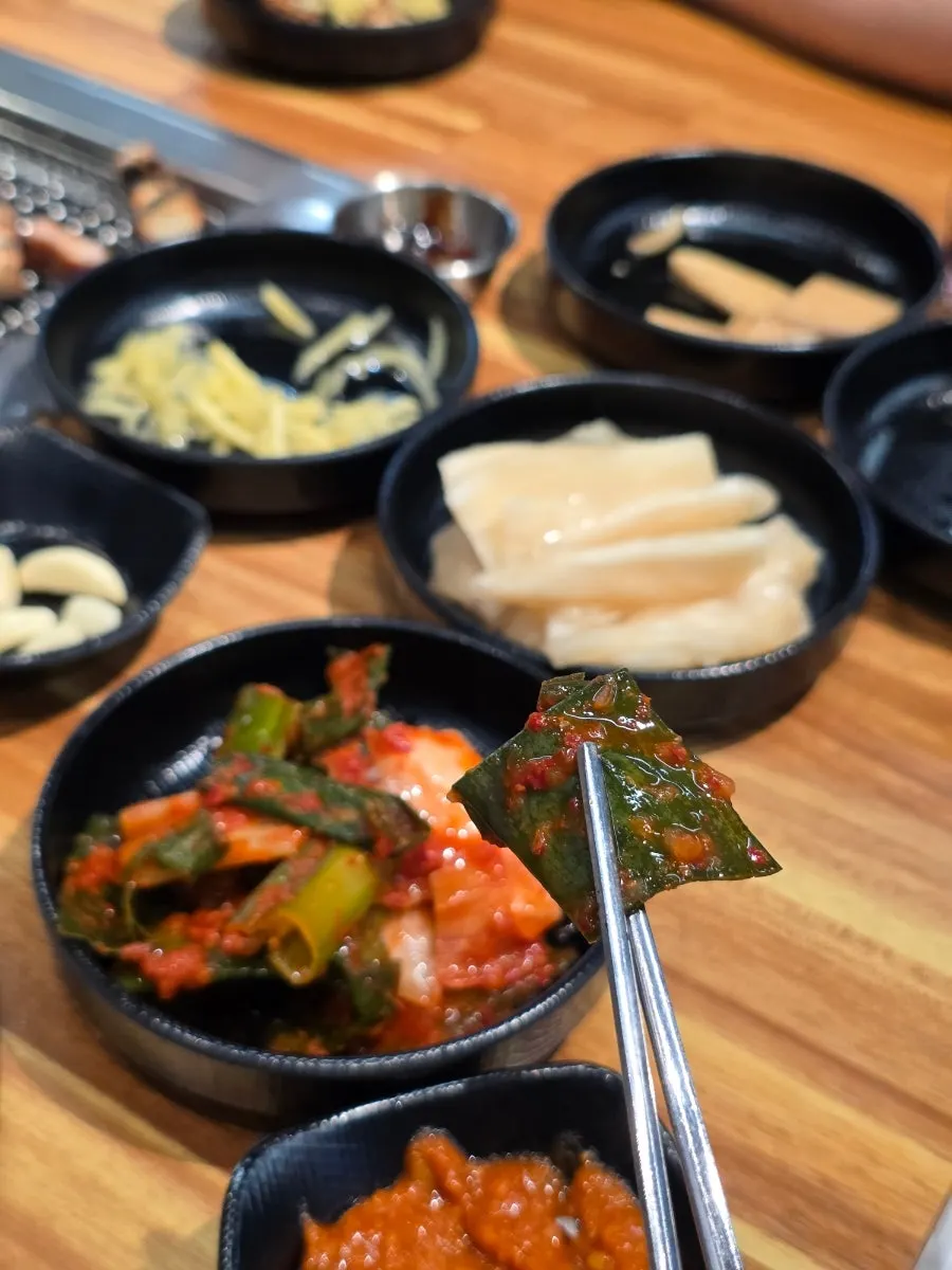 Eel served together with green onion kimchi
